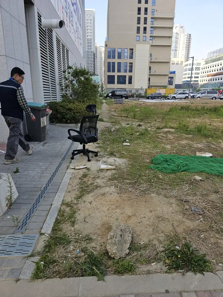인천 송도 상업지구 주차장 조성 표면 정리 및 평탄화 작업